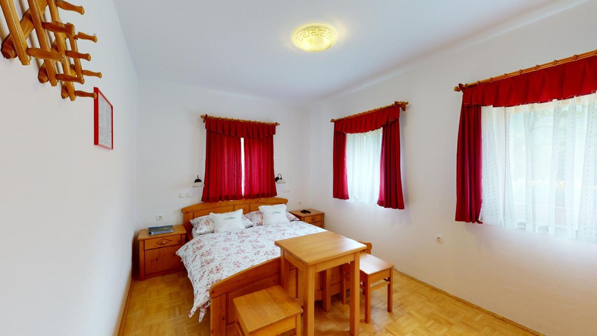 דירות סולצאבה Tourist Farm Gradisnik מראה חיצוני תמונה