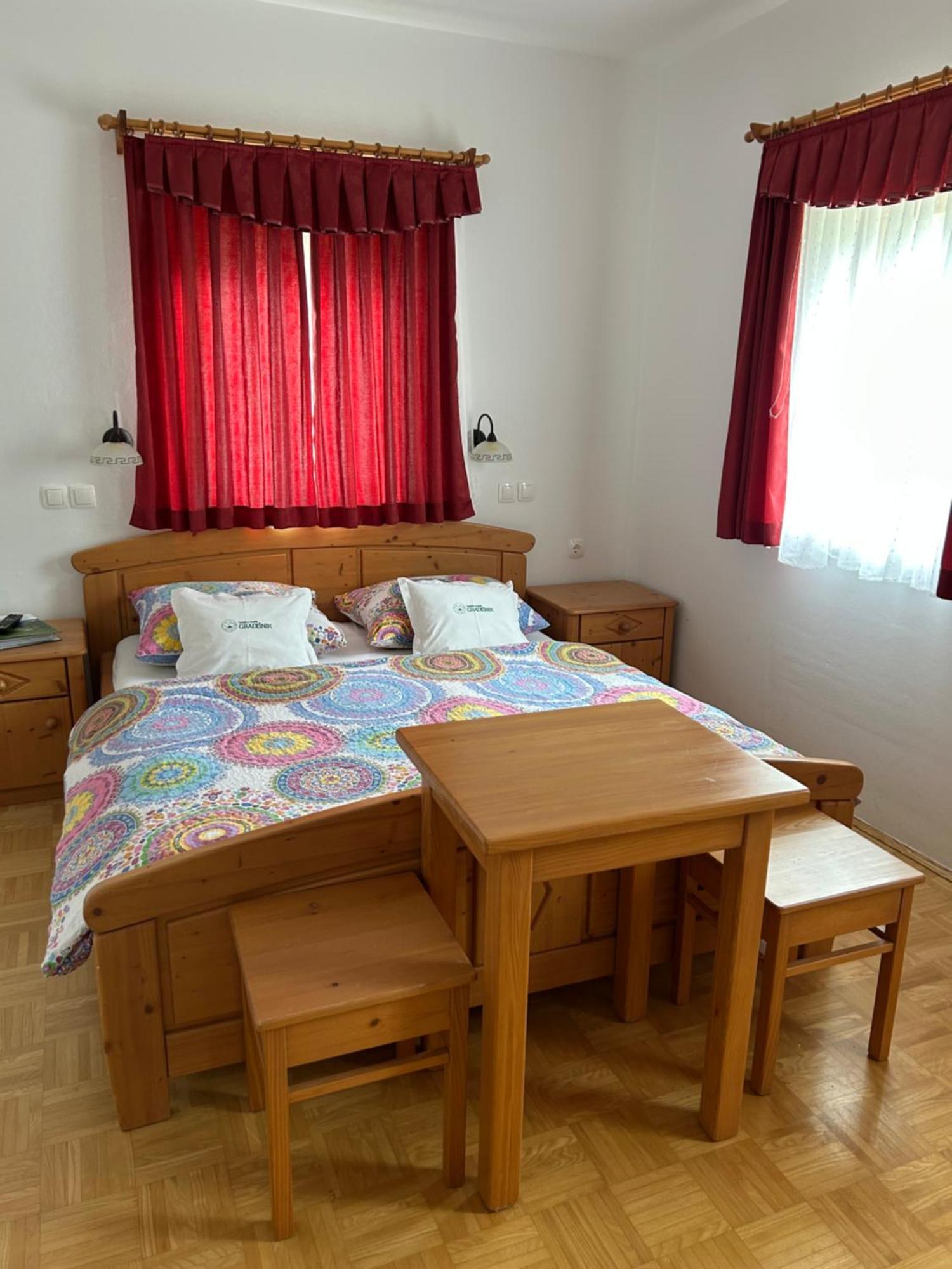 דירות סולצאבה Tourist Farm Gradisnik מראה חיצוני תמונה