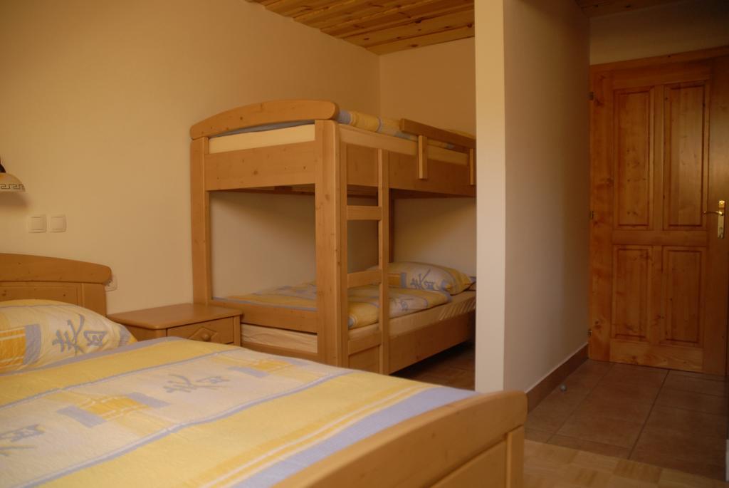 דירות סולצאבה Tourist Farm Gradisnik מראה חיצוני תמונה