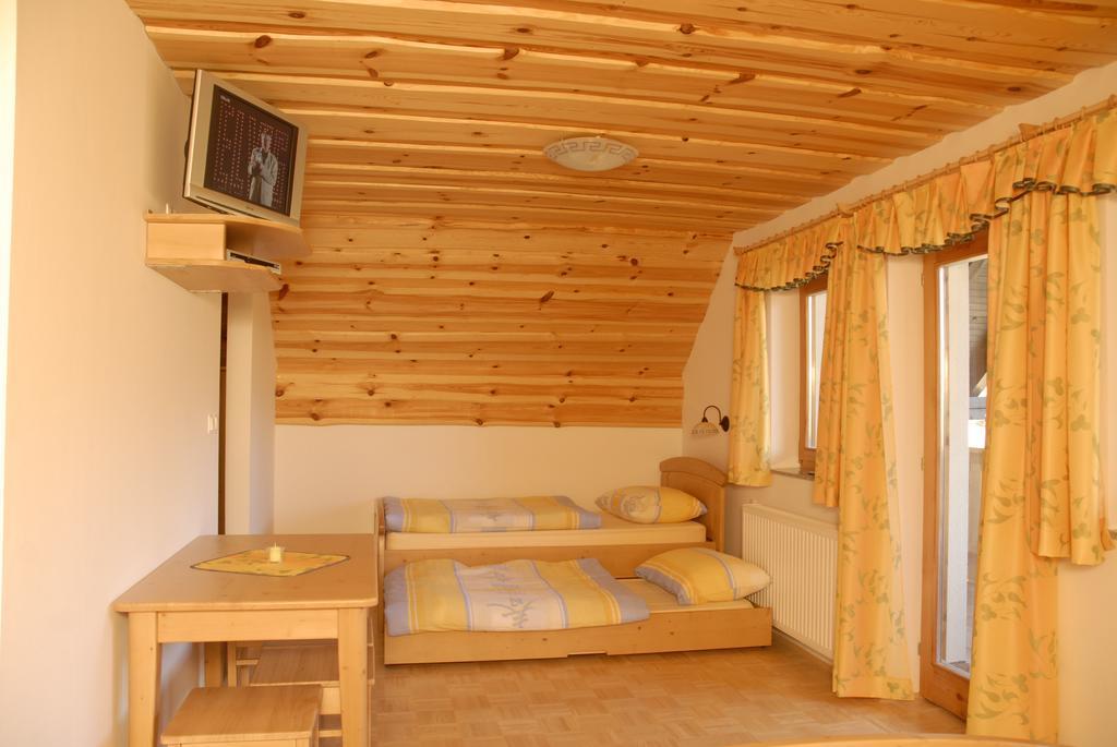 דירות סולצאבה Tourist Farm Gradisnik מראה חיצוני תמונה